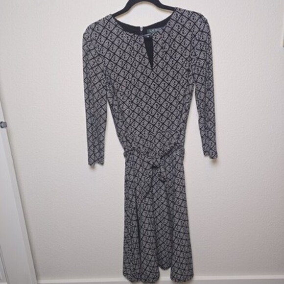Ralph Lauren Dresses & Skirts - Lauren Ralph Lauren Geometric Print Tie-Waist Dress – Size 8